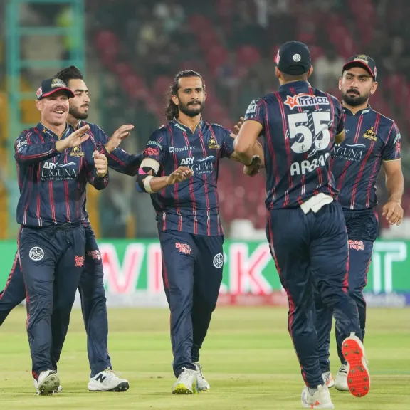 unfiltered Cricket - Hasan Alis Grit in Lahore Qalandars vs Karachi Kings