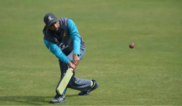 Mohammad Yousuf Criticism Ignites Shoaib Malik PSL 2025 Controversy